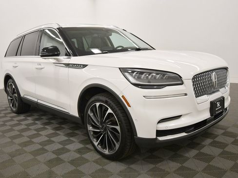 Used 2022 Lincoln Aviator Reserve w/ Equipment Group 201A image 10