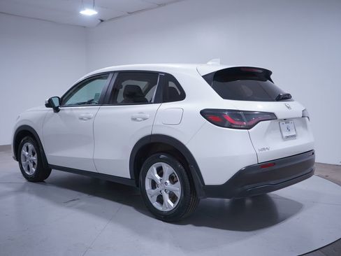 Used 2023 Honda HR-V LX image 3