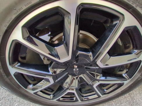 Used 2022 Chevrolet Tahoe RST w/ Luxury Package image 32