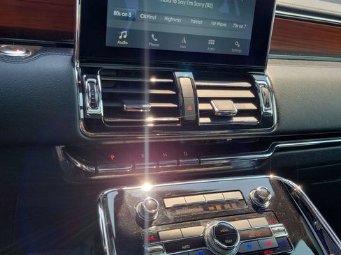 Used 2019 Lincoln Navigator Reserve AWD/4WD image 28