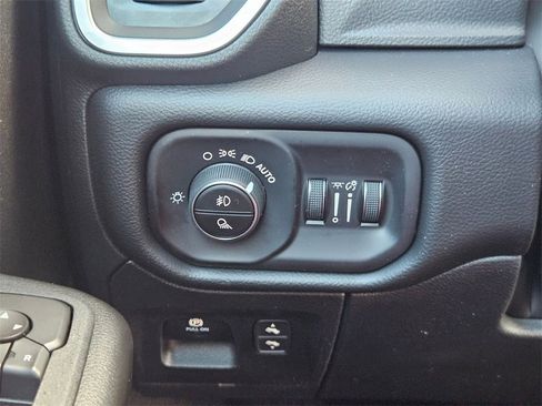 New 2026 RAM 1500 4x4 Crew Cab image 21