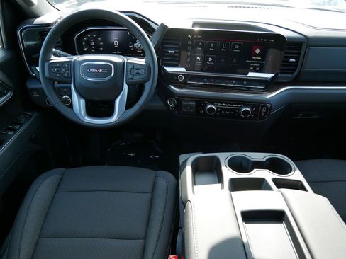 New 2026 GMC Sierra 1500 SLE w/ Preferred Package image 9
