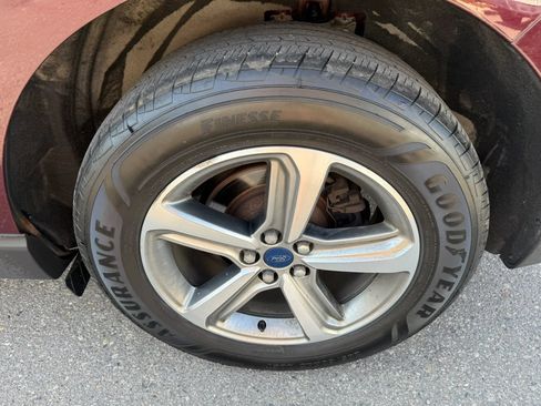 Used 2019 Ford Edge SEL w/ Equipment Group 201A AWD/4WD image 10