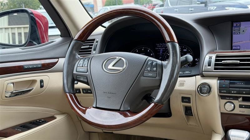 Used 2013 Lexus LS 460 AWD w/ Comfort Pkg image 30