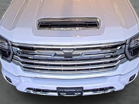 New 2026 Chevrolet Silverado 3500 High Country w/ High Country Premium Package AWD/4WD image 18