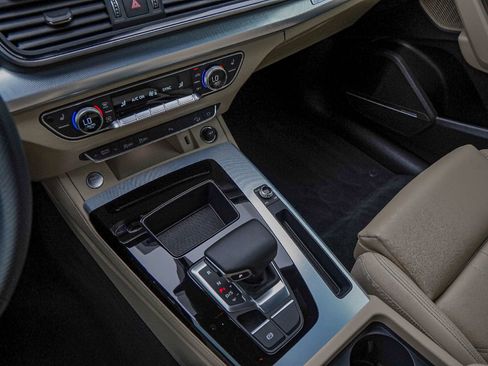 Certified 2025 Audi Q5 2.0T Premium Plus w/ Premium Plus Package image 16