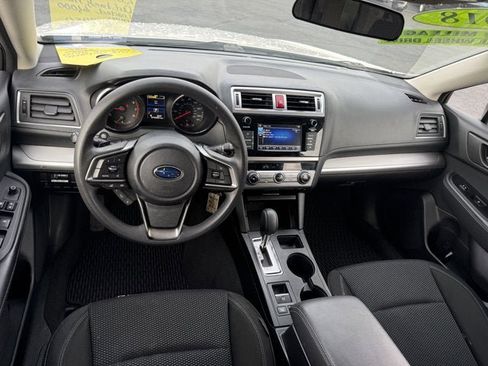 Used 2018 Subaru Outback 2.5i image 9