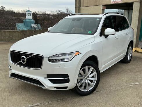 Used 2018 Volvo XC90 T6 Momentum w/ Momentum Plus Package image 2