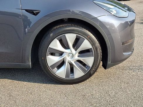 Used 2023 Tesla Model Y Long Range AWD/4WD image 8