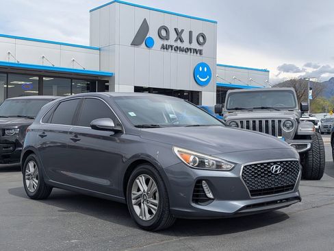 Used 2018 Hyundai Elantra GT image 1