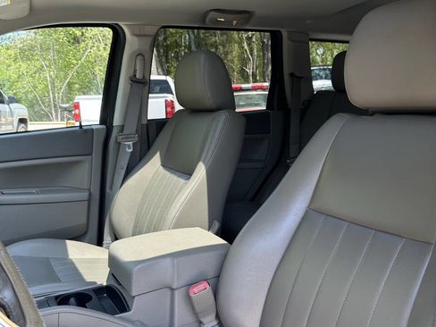 Used 2006 Jeep Grand Cherokee Laredo AWD/4WD image 15