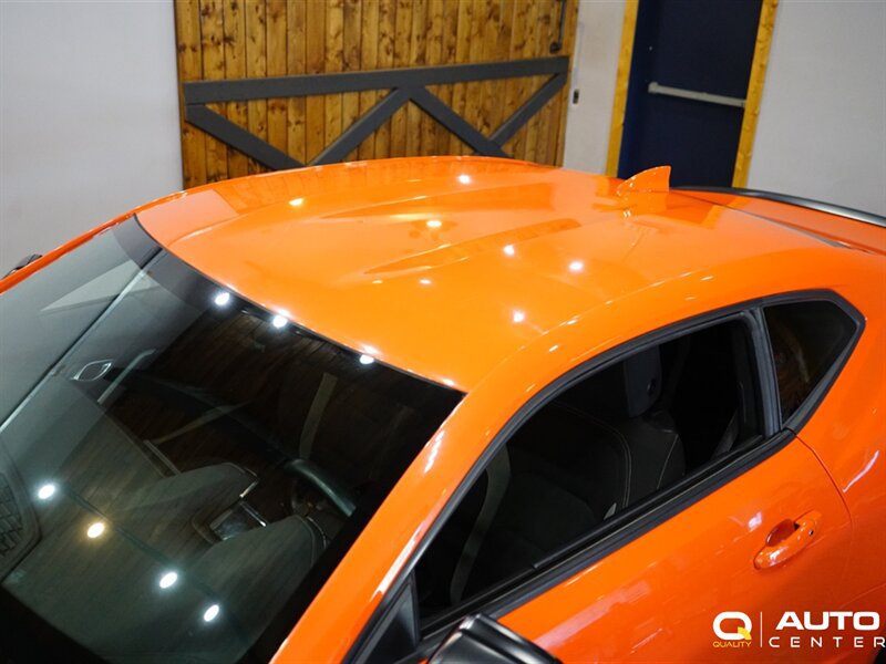 Used 2020 Chevrolet Camaro LT RWD image 9