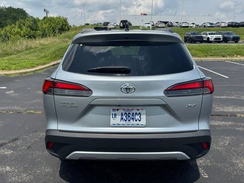 Used 2025 Toyota Corolla Cross XLE FWD image 4