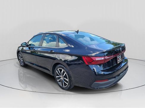 Used 2025 Volkswagen Jetta SE FWD image 5