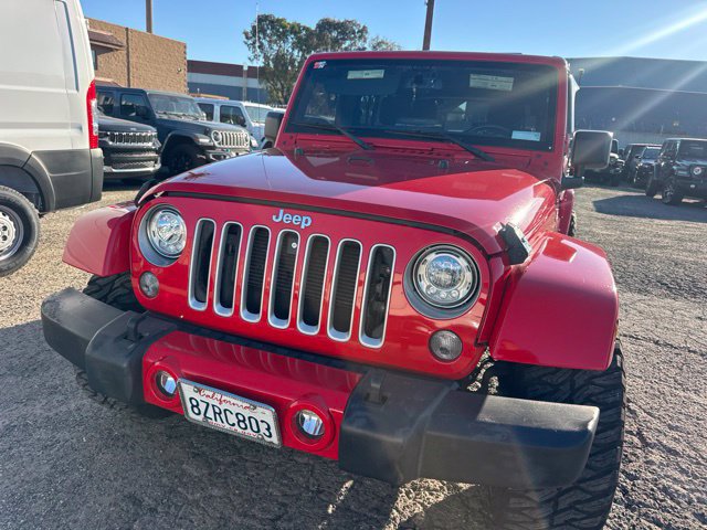Used 2018 Jeep Wrangler Unlimited Sahara w/ Connectivity Group AWD/4WD image 2