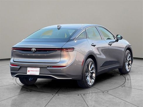 Used 2023 Toyota Crown Limited w/ Advanced Technology Package image 6