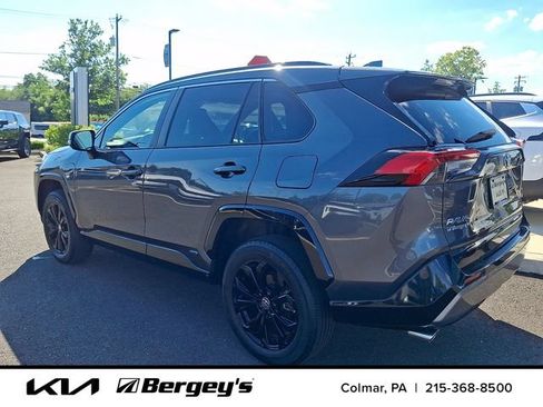 Used 2022 Toyota RAV4 SE w/ Convenience Package AWD/4WD image 8