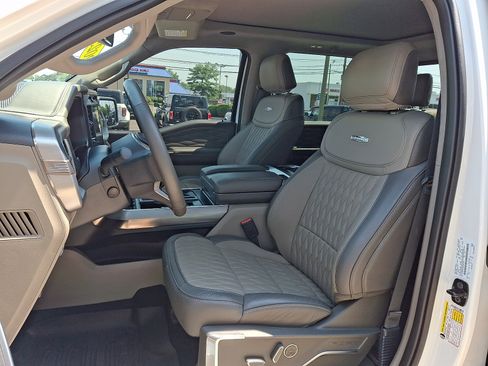 Used 2025 Ford F150 Platinum w/ Equipment Group 703A Plus AWD/4WD image 15
