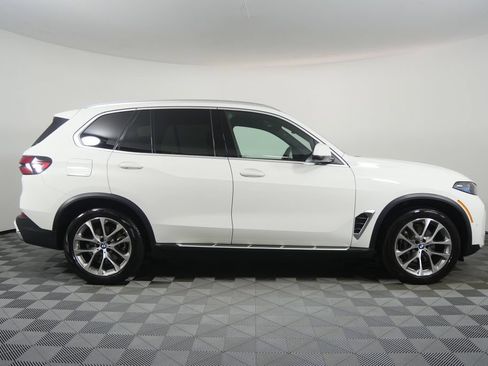 Certified 2026 BMW X5 sDrive40i w/ Climate Comfort Package RWD image 6