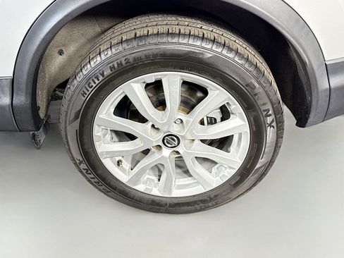 Used 2021 Nissan Rogue Sport S image 36