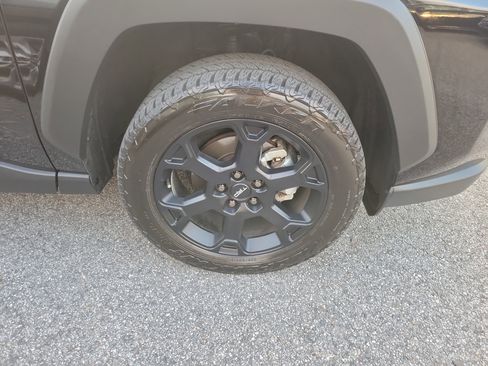 Used 2021 Toyota RAV4 TRD Off-Road image 9