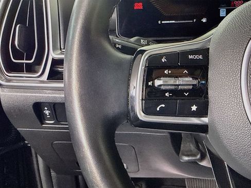 Certified 2025 Kia Sorento S AWD/4WD image 22