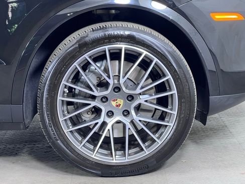 Certified 2023 Porsche Cayenne S AWD/4WD image 13