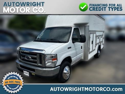 Used 2019 Ford E-450 and Econoline 450 Super Duty w/ Power Windows & Locks Group RWD image 1