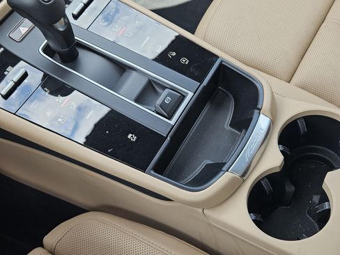 Certified 2026 Porsche Macan AWD/4WD image 20
