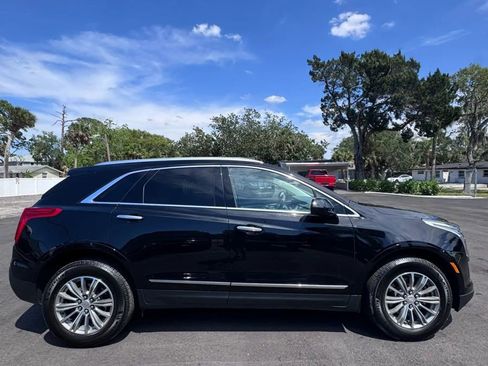 Used 2017 Cadillac XT5 Luxury w/ Driver Awareness Package FWD image 4