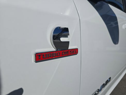 Used 2026 RAM 2500 Laramie AWD/4WD image 11