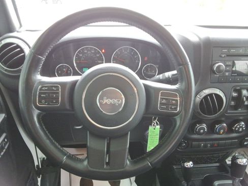 Used 2017 Jeep Wrangler Unlimited Sport AWD/4WD image 11