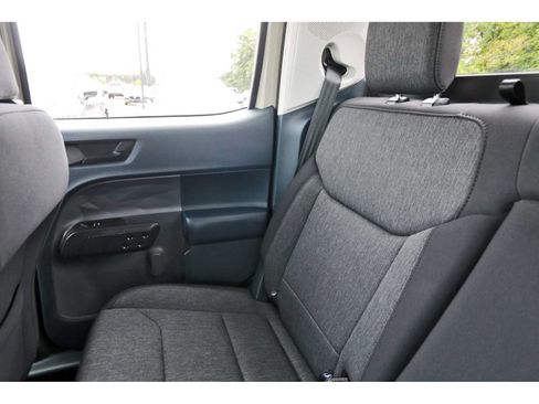 Used 2025 Ford Maverick XLT w/ XLT Luxury Package AWD/4WD image 9