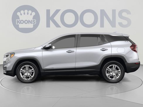Used 2022 GMC Terrain SLE w/ Driver Convenience Package FWD image 2