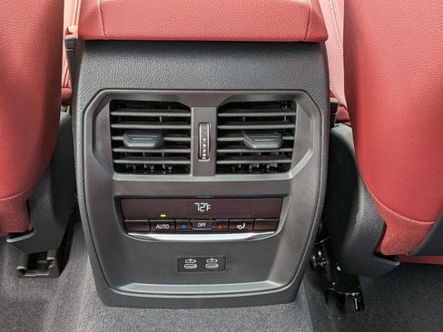 New 2026 BMW 330i Sedan w/ Premium Package RWD image 31