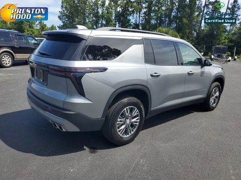 Used 2025 Chevrolet Traverse LT FWD image 6