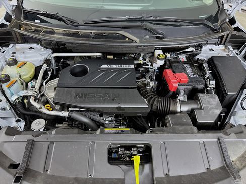Used 2025 Nissan Rogue SV AWD/4WD image 28