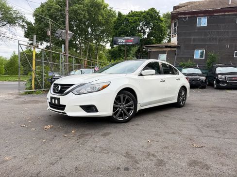 Used 2018 Nissan Altima 2.5 SR w/ SR Special Edition FWD image 6