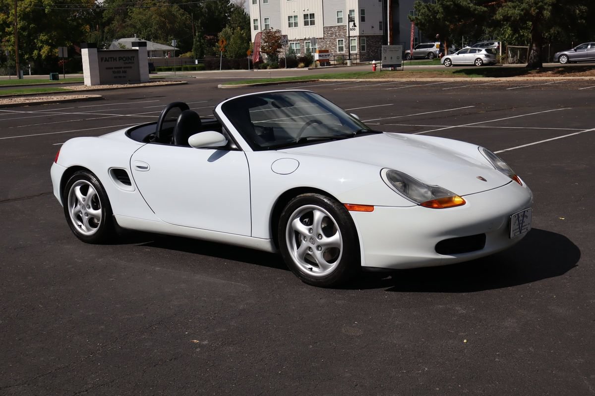 Used 1999 Porsche Boxster RWD image 2