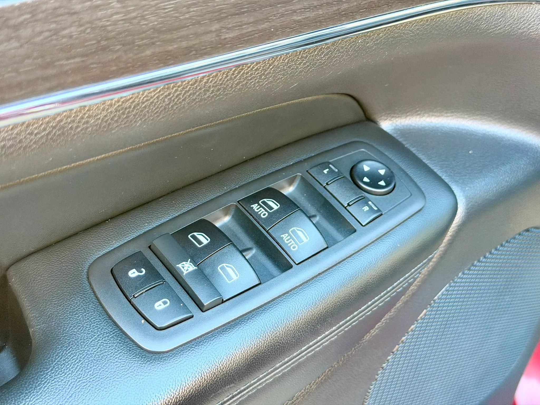 Used 2018 Jeep Grand Cherokee Limited AWD/4WD image 30