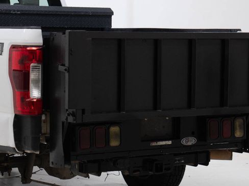 Used 2019 Ford F250 XL w/ Power Equipment Group AWD/4WD image 14