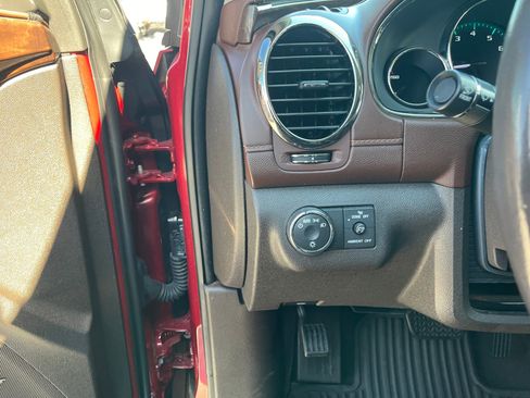 Used 2014 Buick Enclave Leather image 18