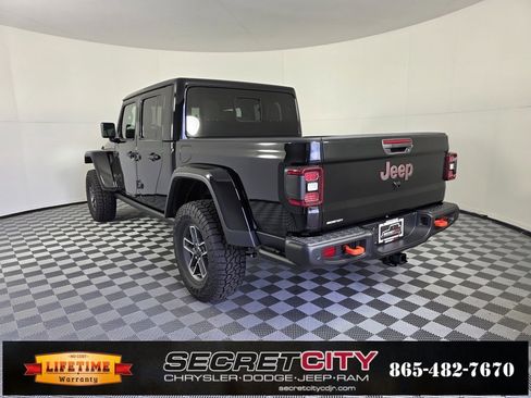 New 2025 Jeep Gladiator Mojave image 5