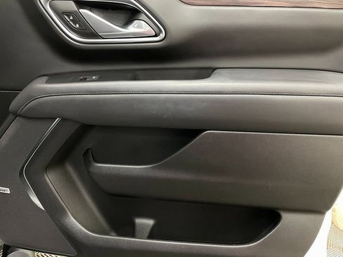 Certified 2024 Chevrolet Suburban Z71 w/ Luxury Package image 47