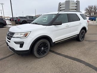 Used 2018 Ford Explorer XLT video 2