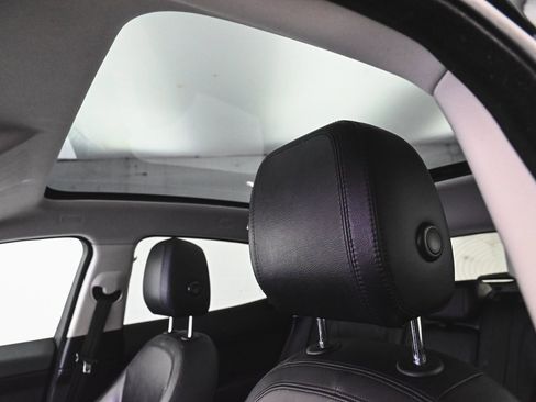 Used 2019 Jaguar E-PACE S image 28