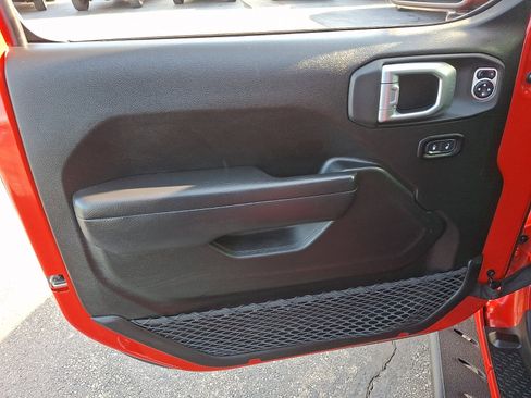 Used 2024 Jeep Wrangler Unlimited Sport image 12