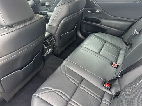 Used 2025 Lexus ES 300h w/ Accessory Package (Z2) FWD image 24