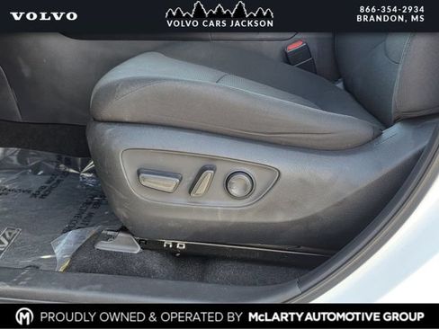 Used 2024 Toyota RAV4 XLE AWD/4WD image 15