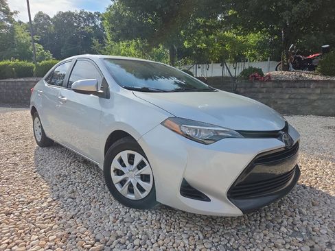 Used 2017 Toyota Corolla XLE FWD image 25